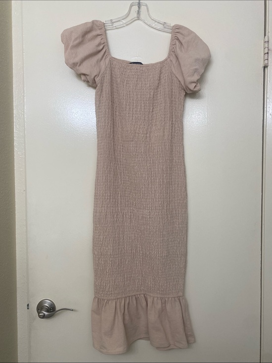 Dresses & Skirts - Oatmeal Puff Sleeve Smocked Midi Dress